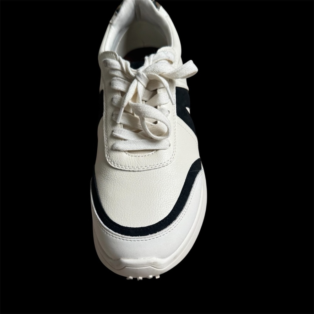 MIA White and Black Sneakers with Animal Print Heel Accent Neutral Colors Size 8 - Picture 9 of 10